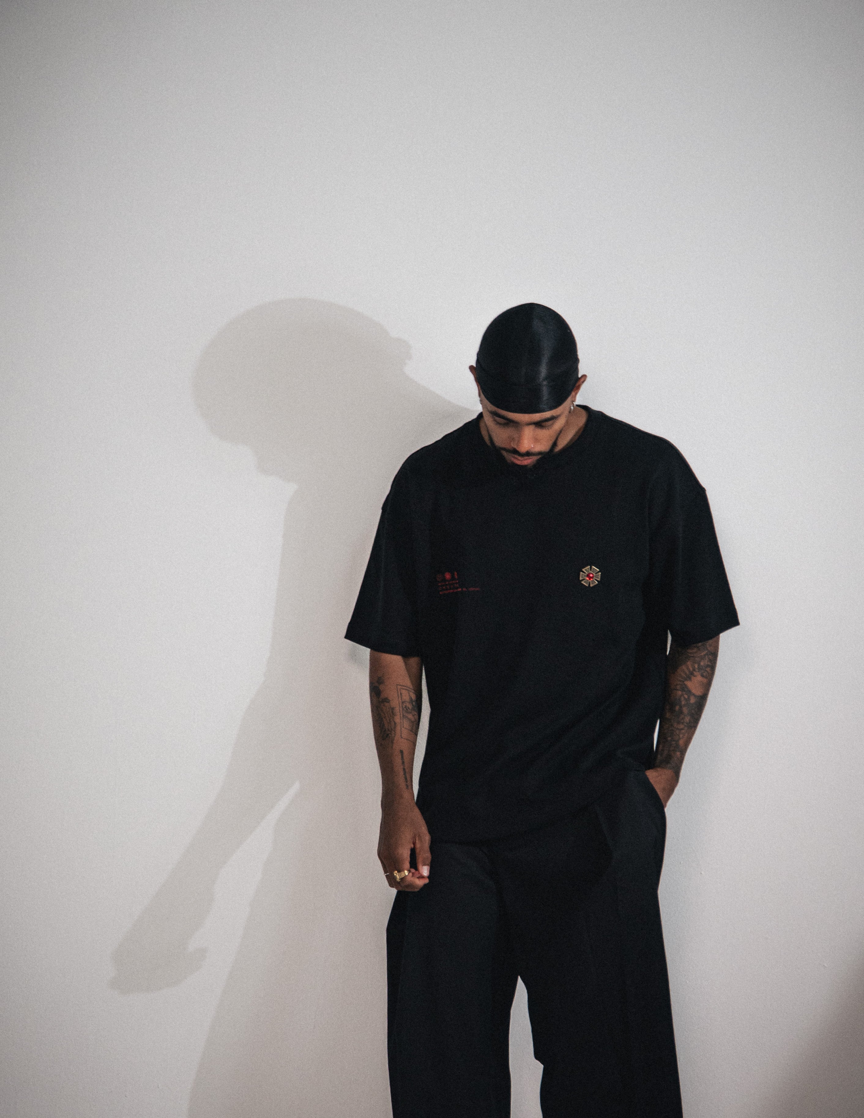 CAMISETA OMERTA PIN NEGRA