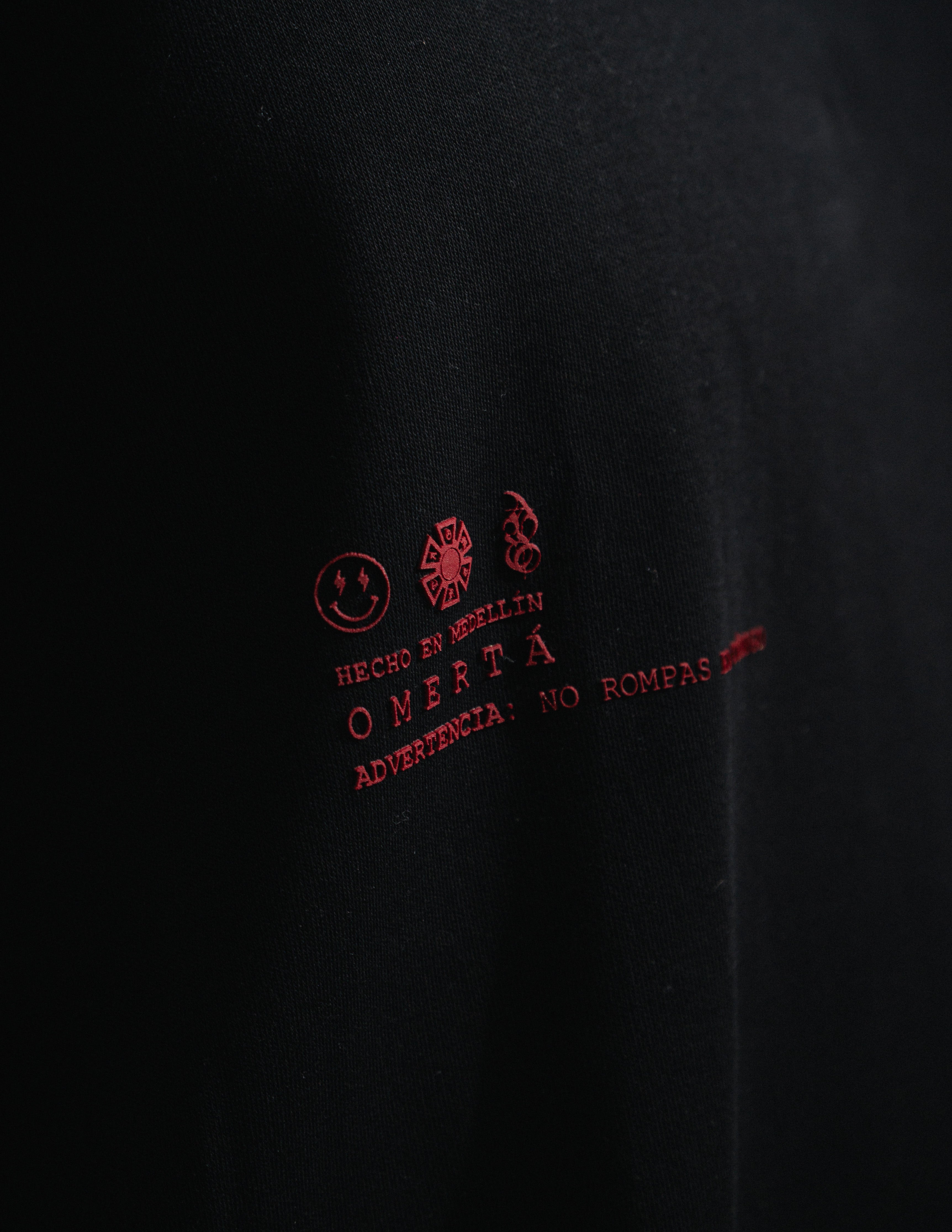 CAMISETA OMERTA PIN NEGRA