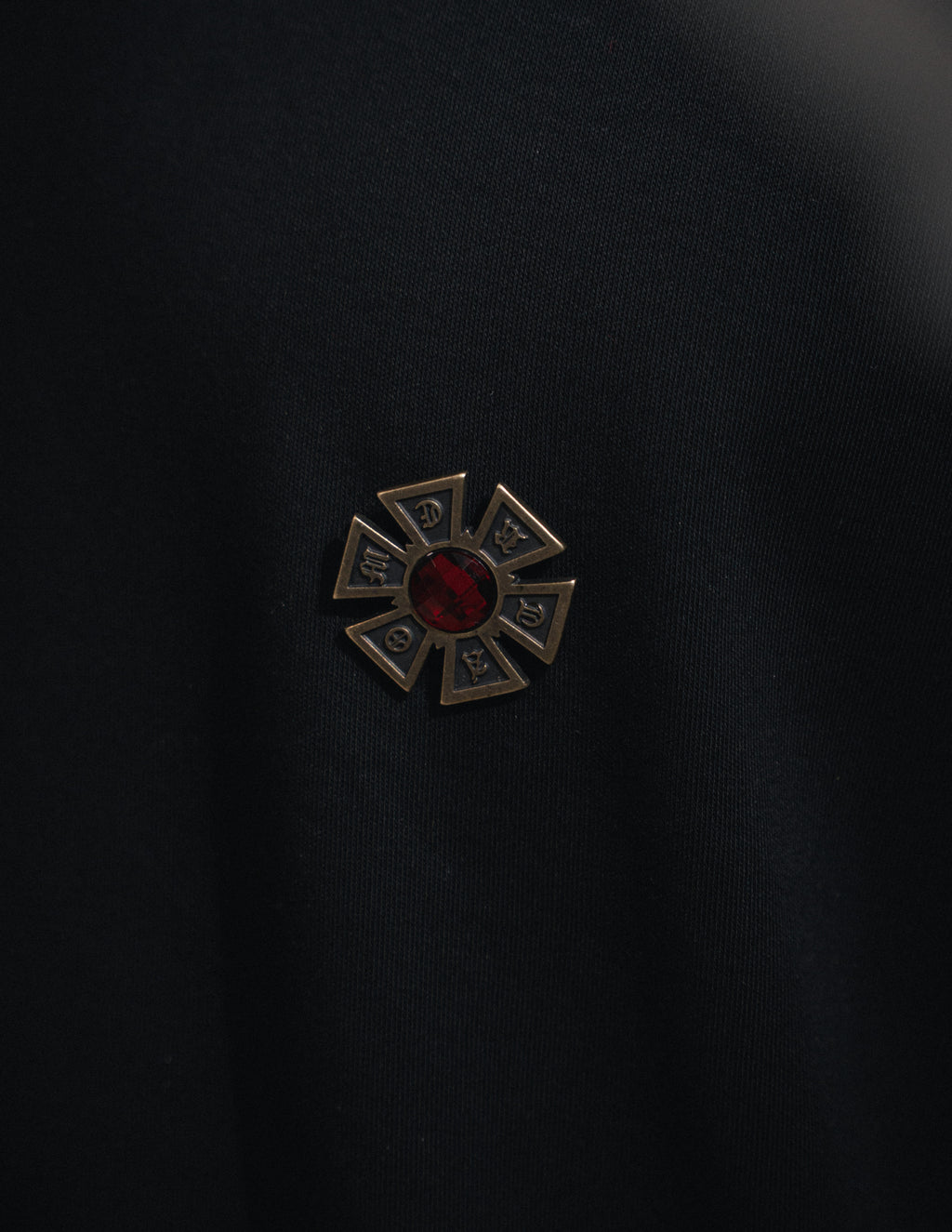 CAMISETA OMERTA PIN NEGRA