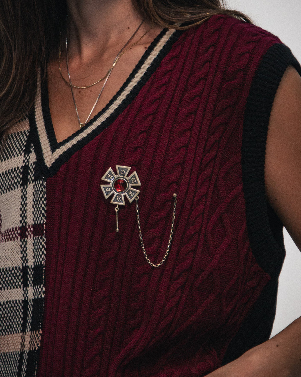 BROCHE OMERTA