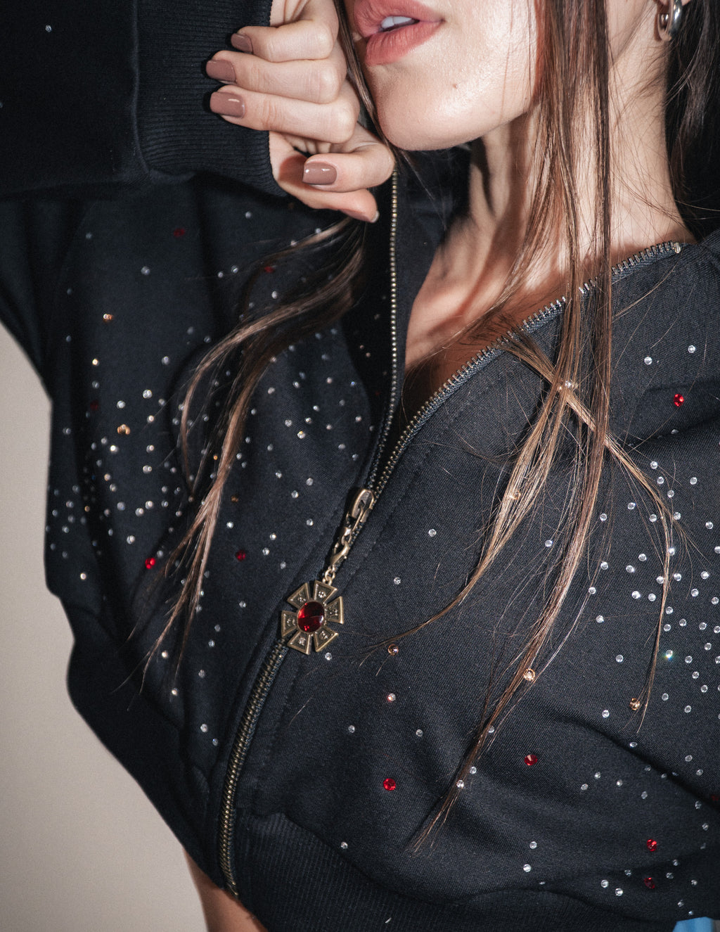 BLACK CROP HOODIE OMERTA