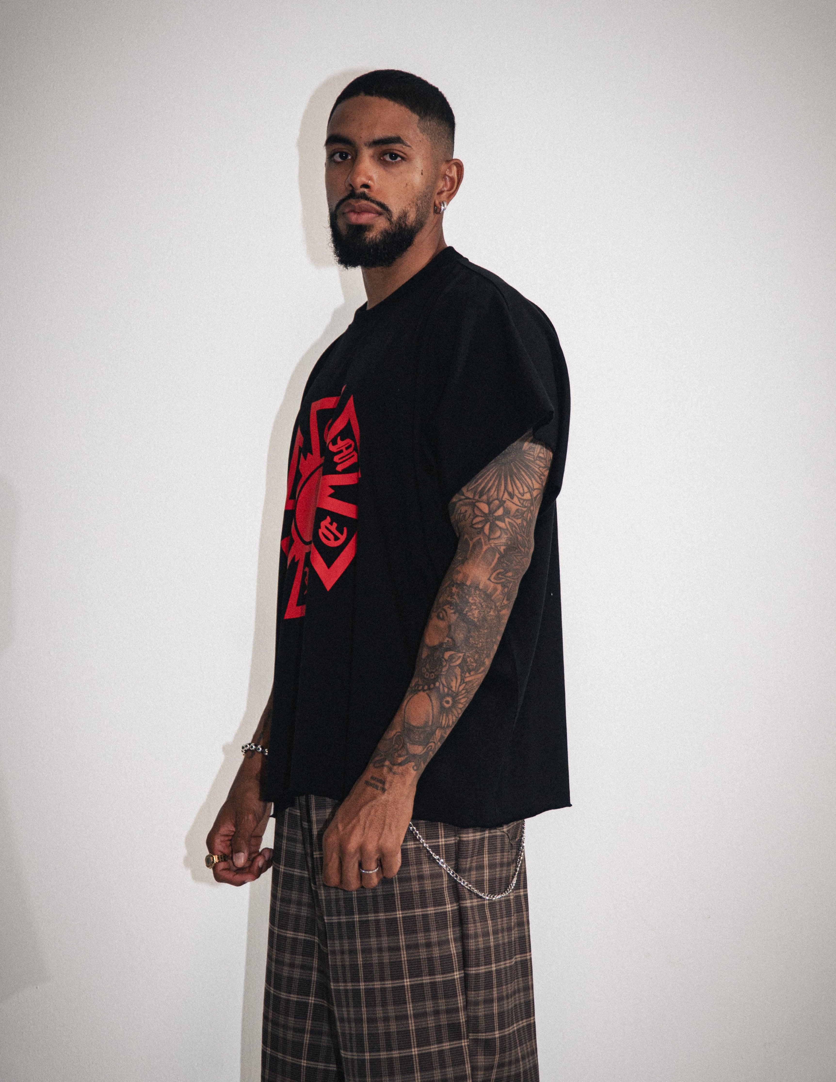 CAMISETA OMERTA MANGA SISA NEGRA