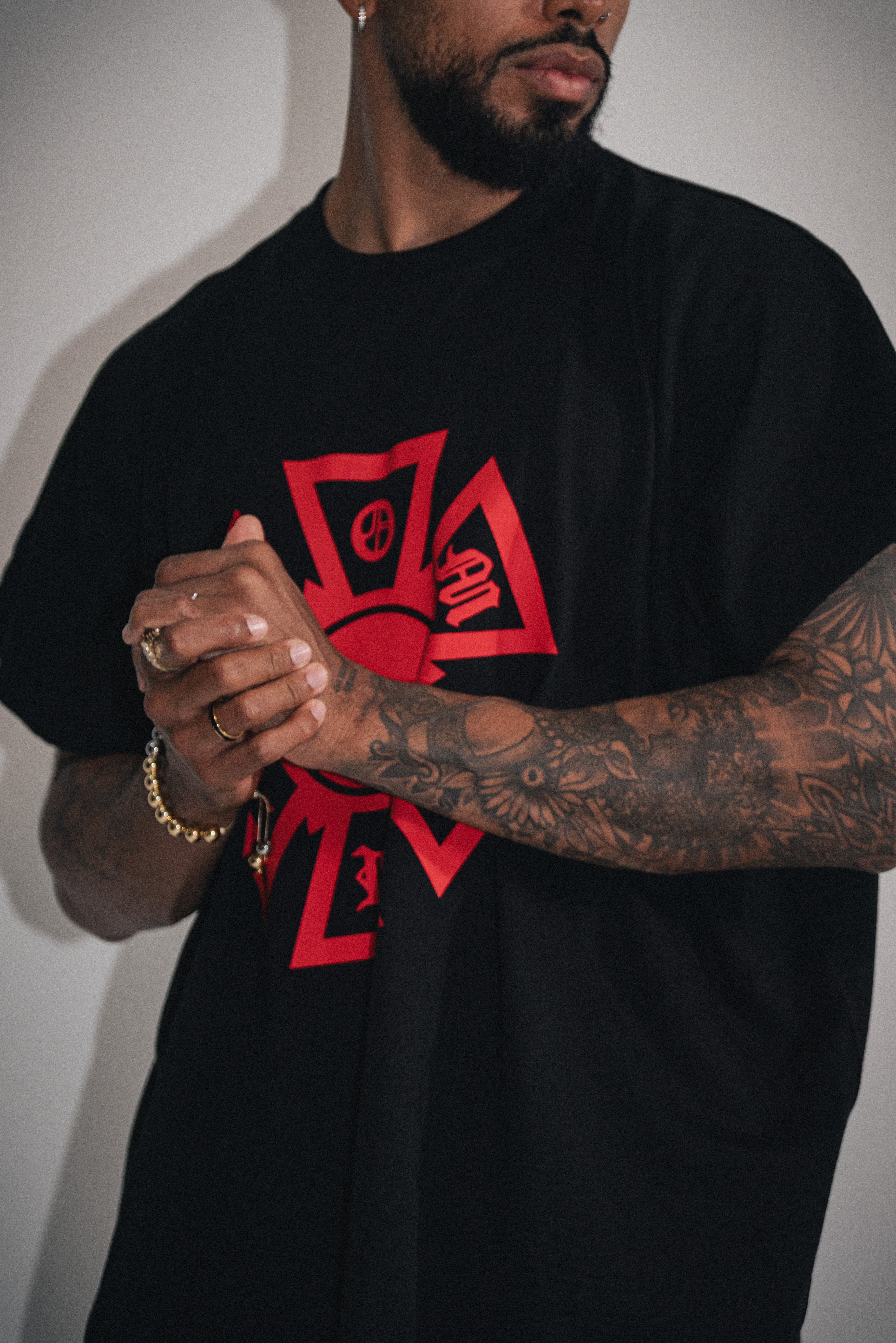 CAMISETA OMERTA MANGA SISA NEGRA
