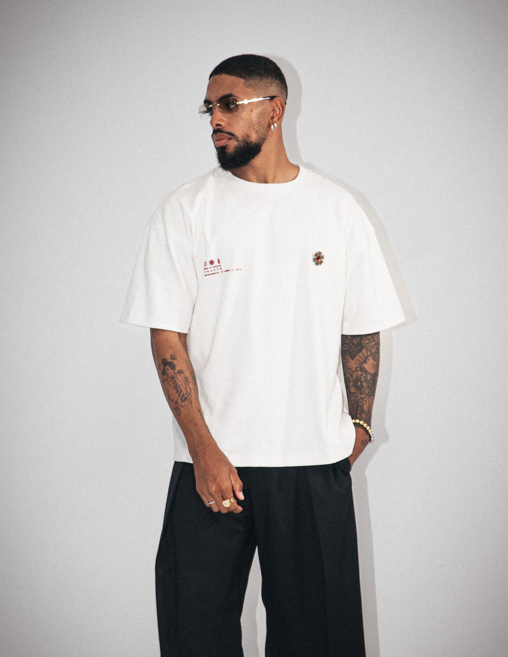 CAMISETA OMERTA PIN MARFIL